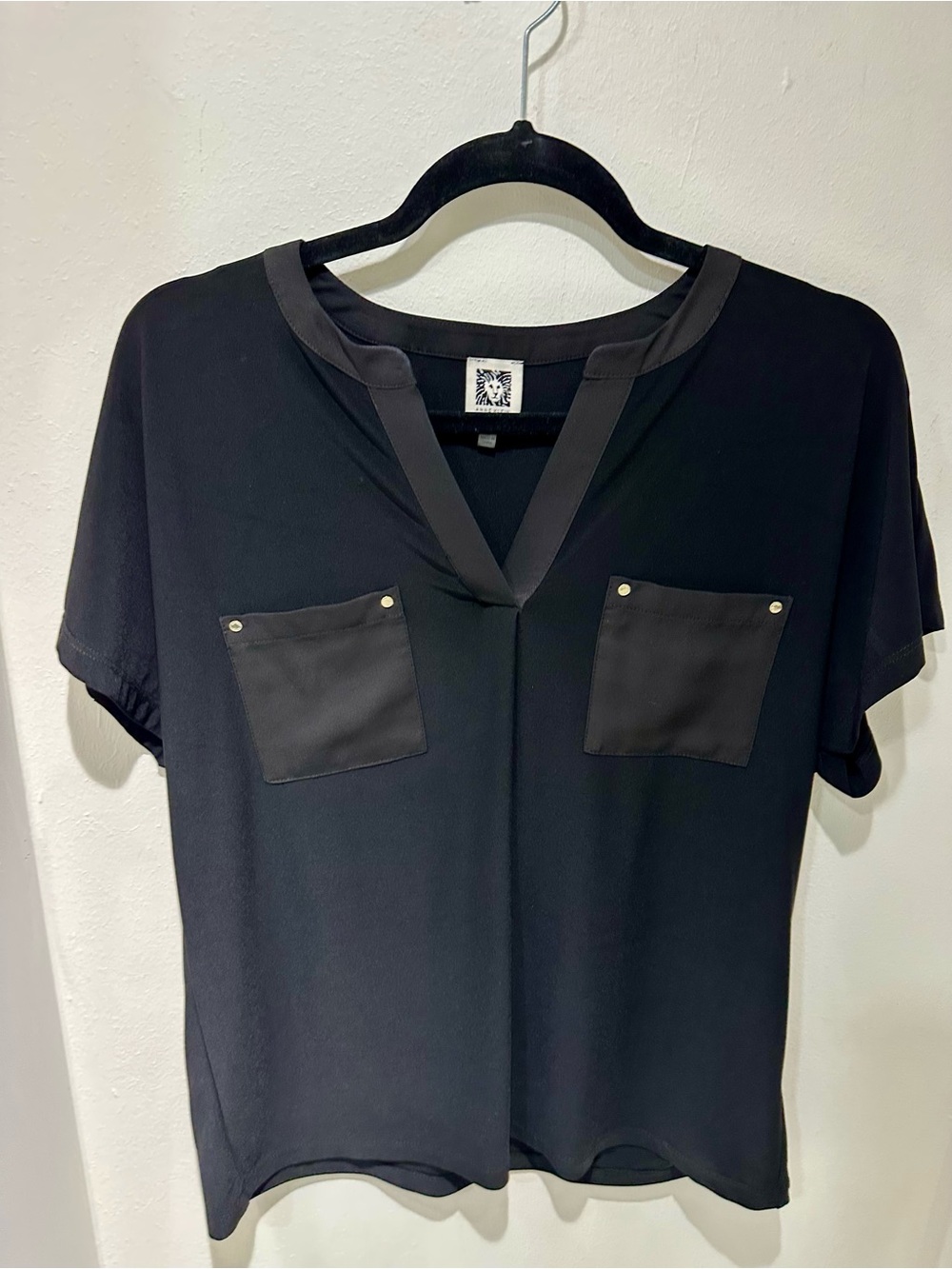 Anne Klein Black Short-Sleeve V-Neck Pocket Blouse